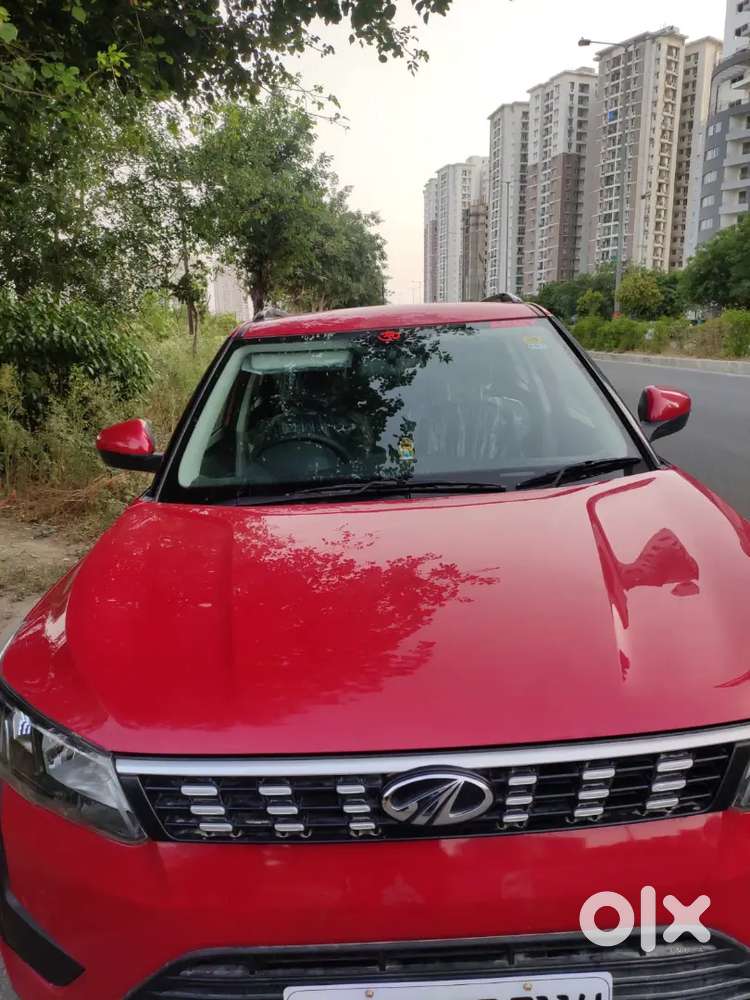 Up Registered Mahindra Xuv300 2020 Petrol 59000 Km Driven