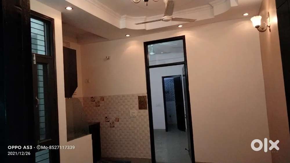 bhk 2nd floor back side Nr Central Park Sec Vaishali GZB For