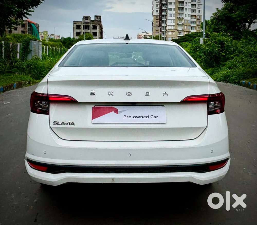 Skoda Slavia Ambition 1.0l Tsi At, 2022, Petrol