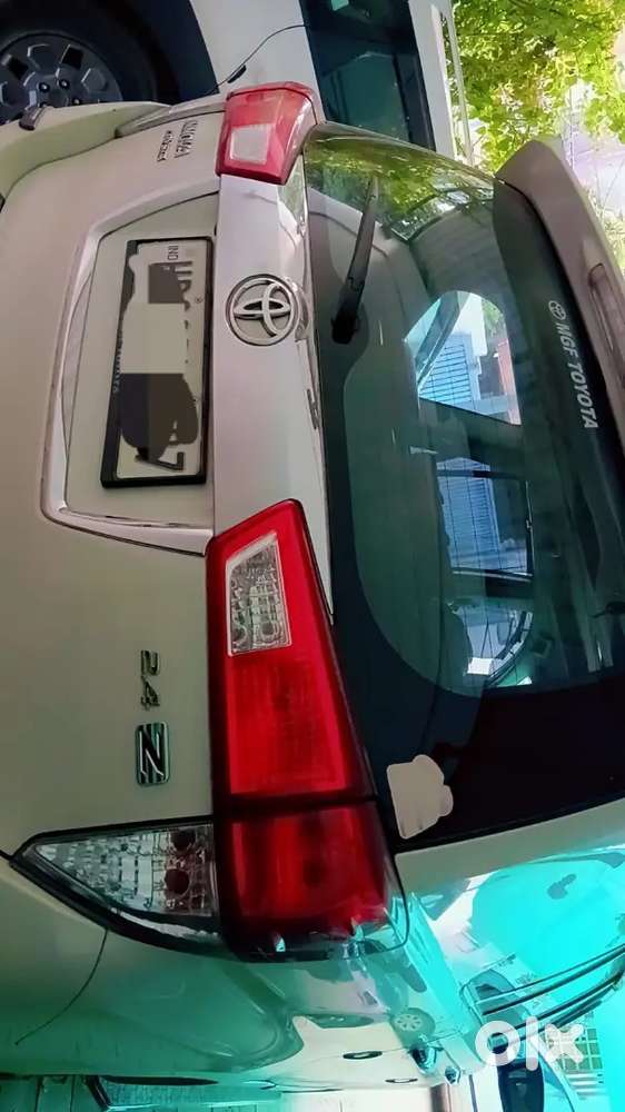 Toyota Innova Crysta 2.4 Z