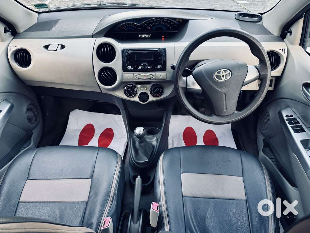 Toyota Etios 1.5 V, 2016, Petrol