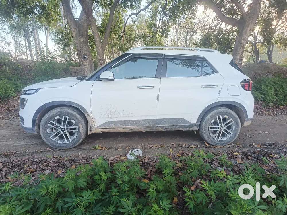 Hyundai Venue 2025 Diesel 60000 Km Driven