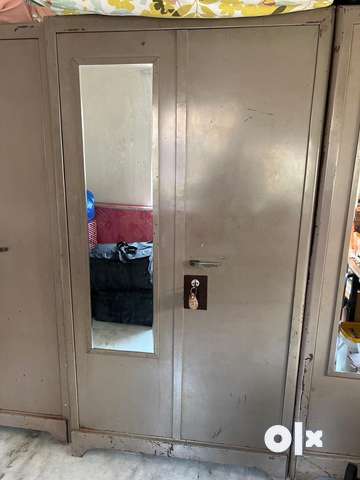 Iron store wardrobe olx