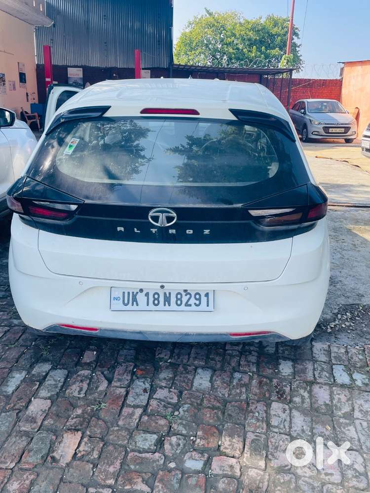 Tata Altroz Petrol 2022
