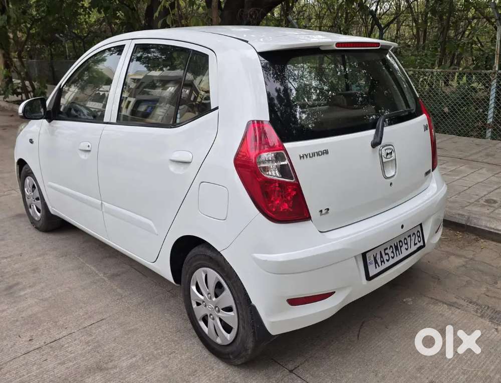 Hyundai I10 Sportz 2011 It's Urgent Sell Hyundai I10 Family Uesd
