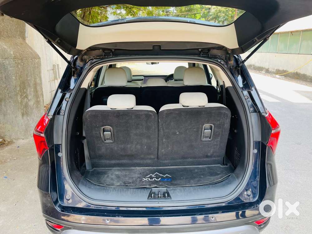 Mahindra Xuv700 2.0 Ax 5 Petrol Mt 7 Str, 2022, Petrol