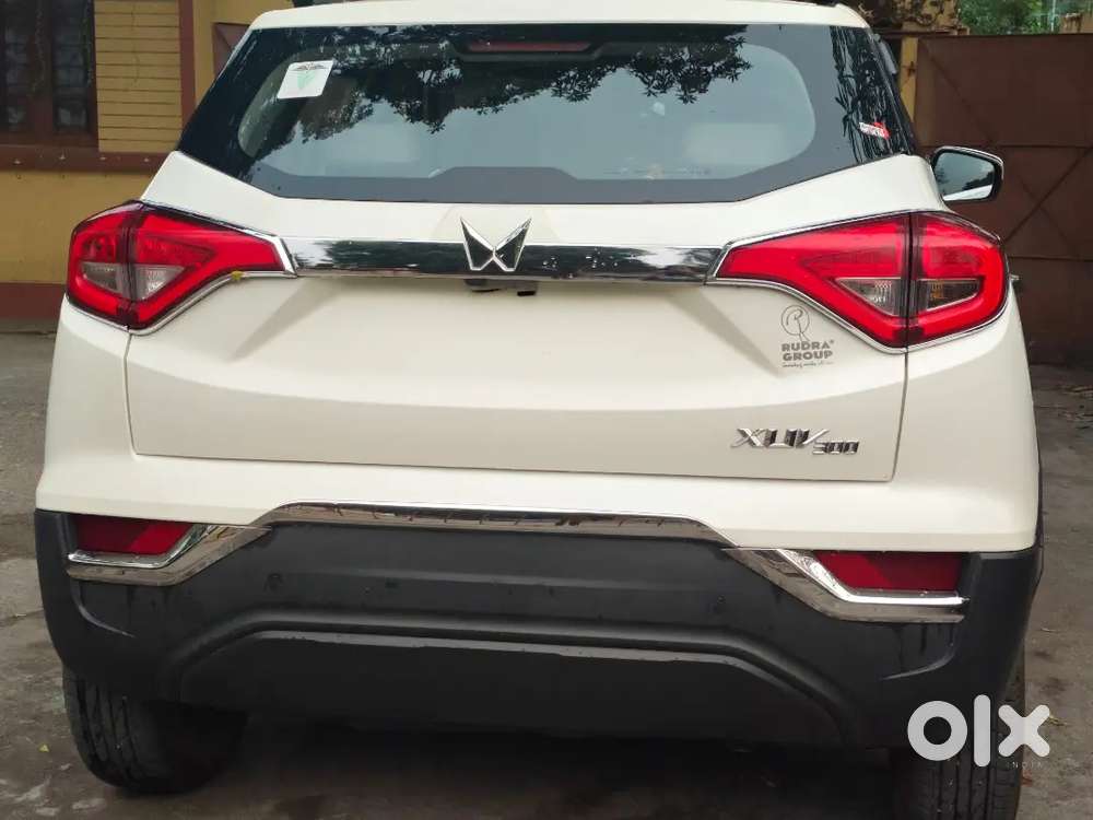 Mahindra Xuv300 2023 Diesel Well Maintained, New With Less Than 20k Km
