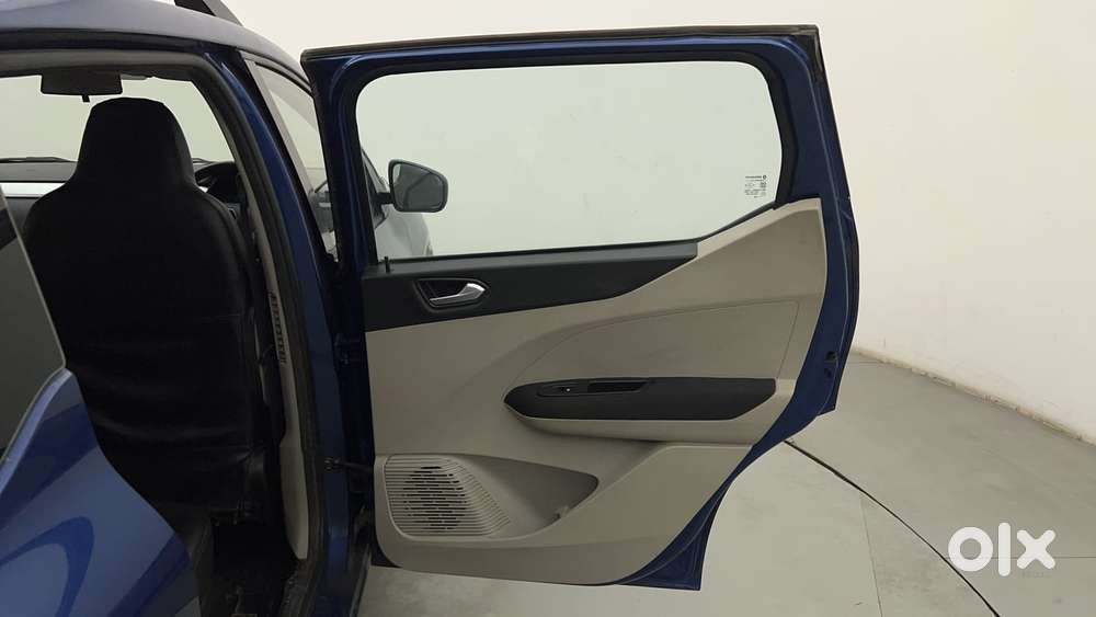 Renault Triber Rxz, 2021, Petrol