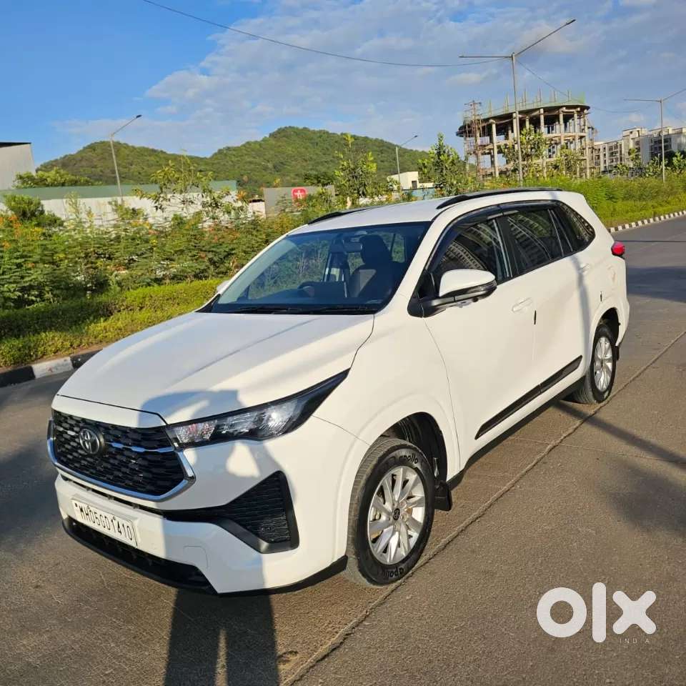 Toyota Innova Hycross, 2025, Petrol