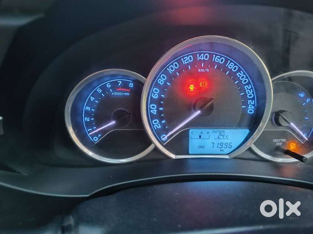 Toyota Corolla Altis 1.8 J, 2015, Petrol