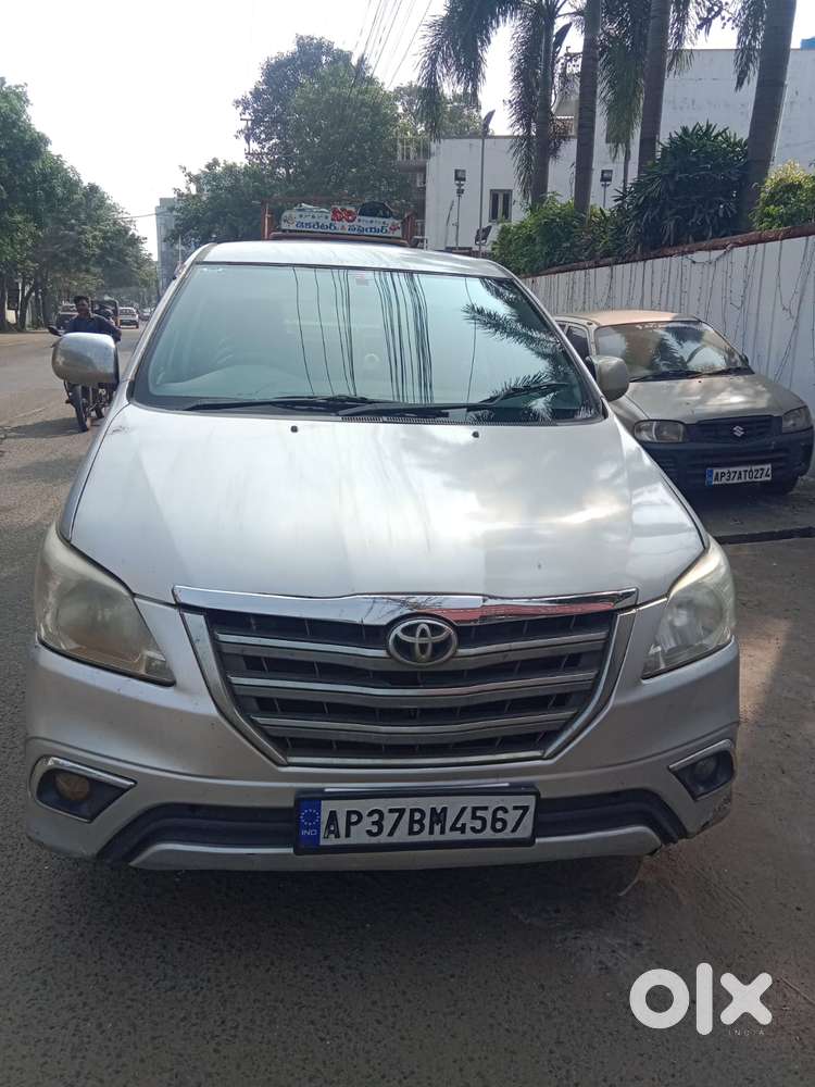 Toyota Innova 2004-2011 2.5 E Diesel Ps 8-seater, 2010, Diesel