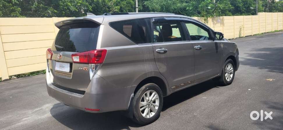 Toyota Innova Crysta 2.4 V, 2017, Diesel