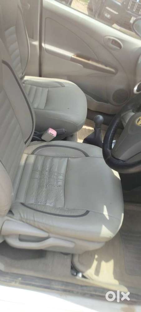 Toyota Etios V Sp, 2015, Petrol