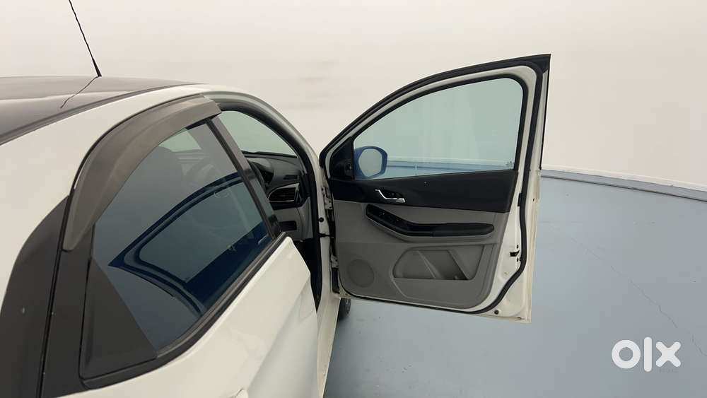 Tata Tiago 1.2 Revotron Xz Plus Dual Tone, 2020, Petrol