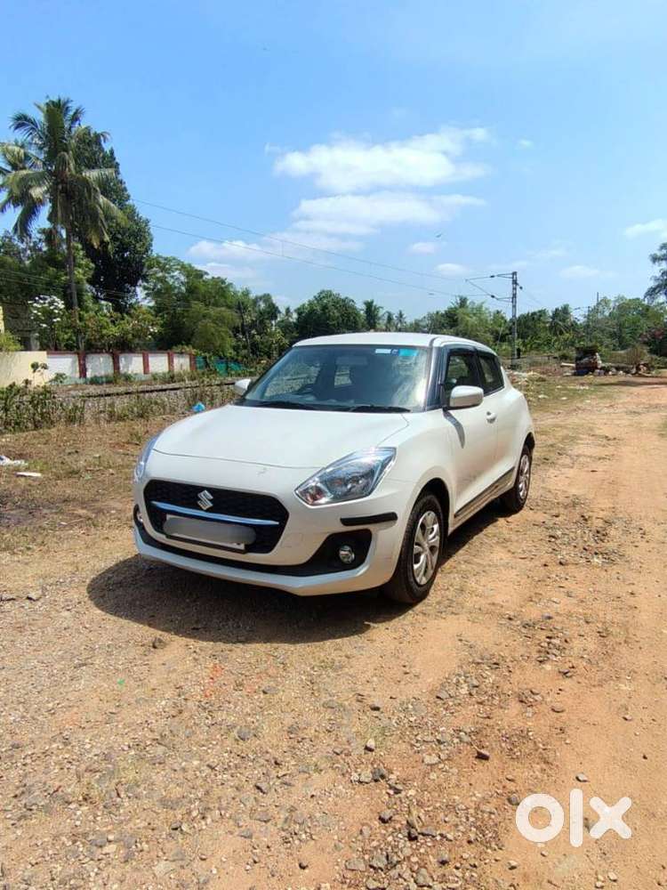 Maruti Suzuki Swift Vxi + Manual, 2023, Petrol