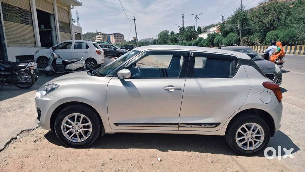 Maruti Suzuki Swift Vvt Zxi, 2022, Petrol