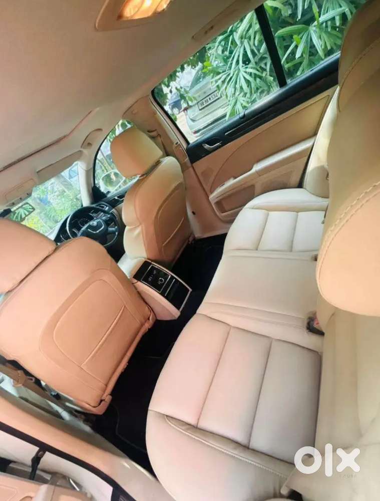 Skoda Superb 2013 Petrol 73000 Km Driven