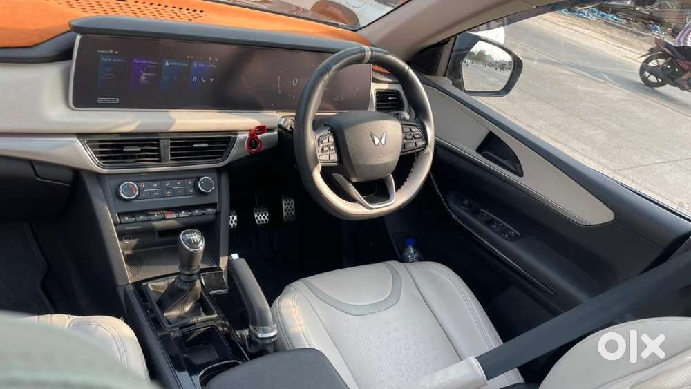 Mahindra Xuv700 2024 Diesel 13300 Km Driven