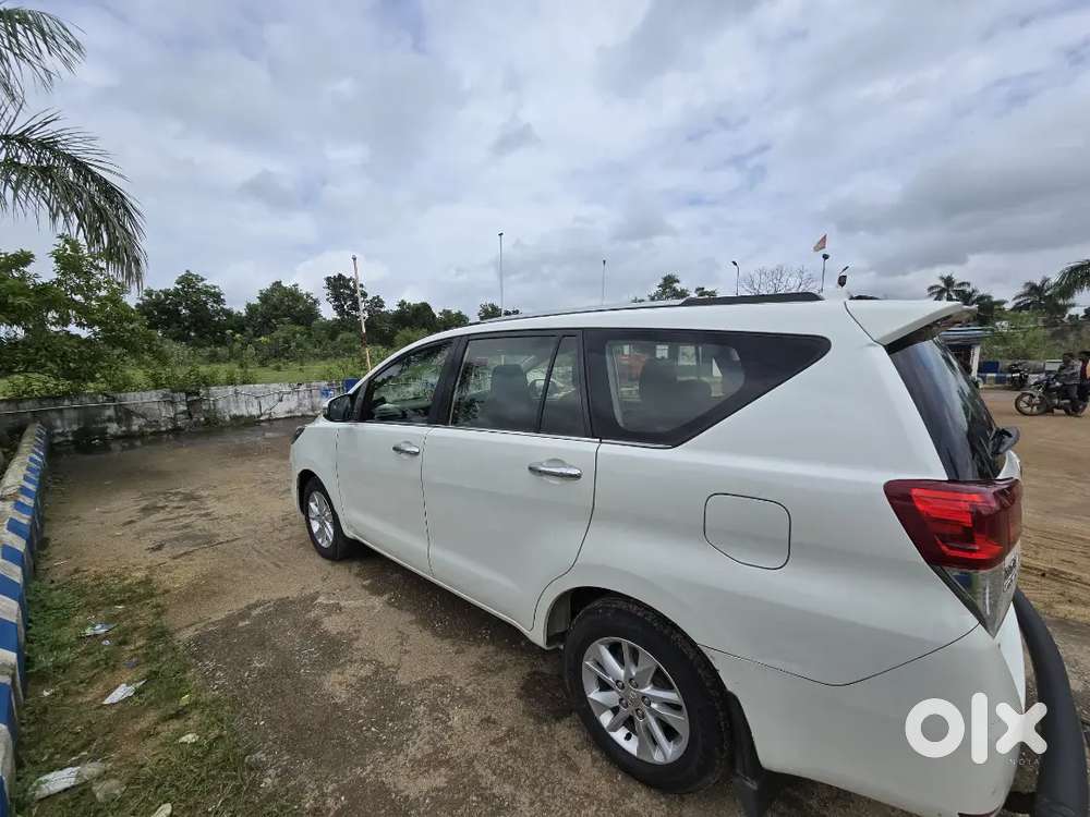 Toyota Innova Crysta 2016 Diesel Mt
