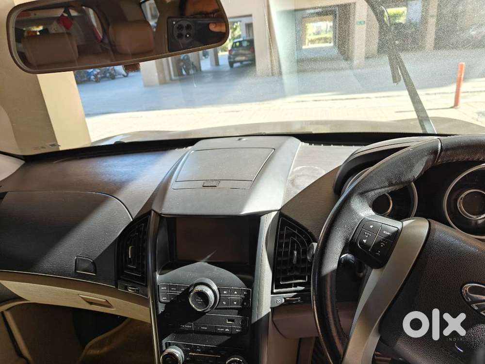 Xuv 500 Top Model At Sunroof