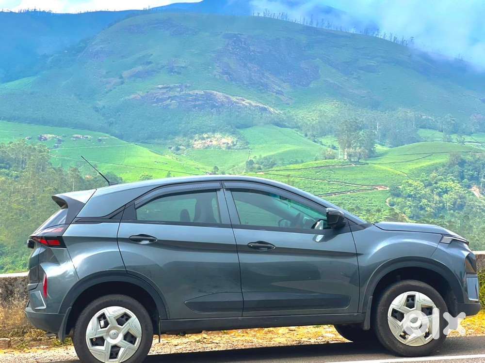 Tata Nexon 2025  Petrol 4300 Km Driven