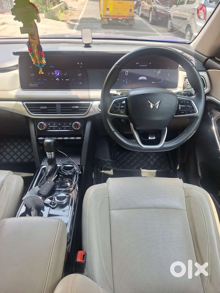 Mahindra Xuv700 Ax7l 6 Str At, 2022, Diesel