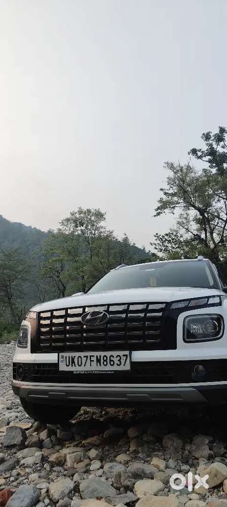 Hyundai Venue 2023 Petrol 20000 Km Driven