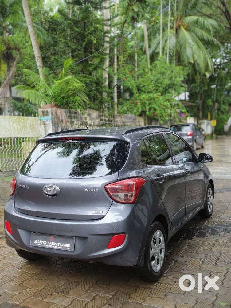 Hyundai Grand I10 Sportz, 2016, Petrol