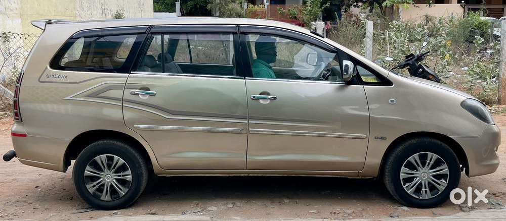 Toyota Innova 2.5 G4 Diesel 8-seater, 2006, Diesel