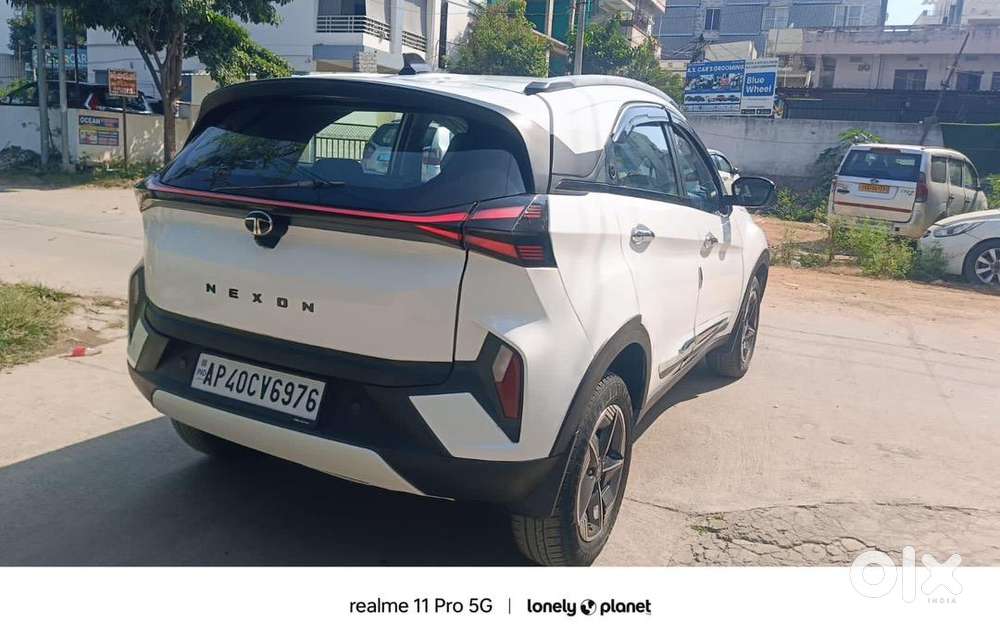 Tata Nexon Creative + Sunroof Petrol Automatic