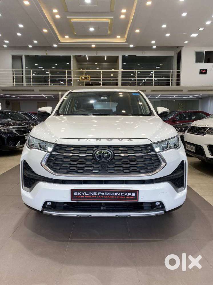 Toyota Innova Hycross 2.0 Zx Hybrid 7 Str, 2023, Petrol