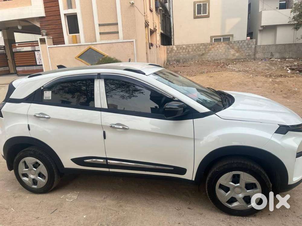 Tata Nexon Smart Plus Amt (2024) – Petrol  Excellent Condition