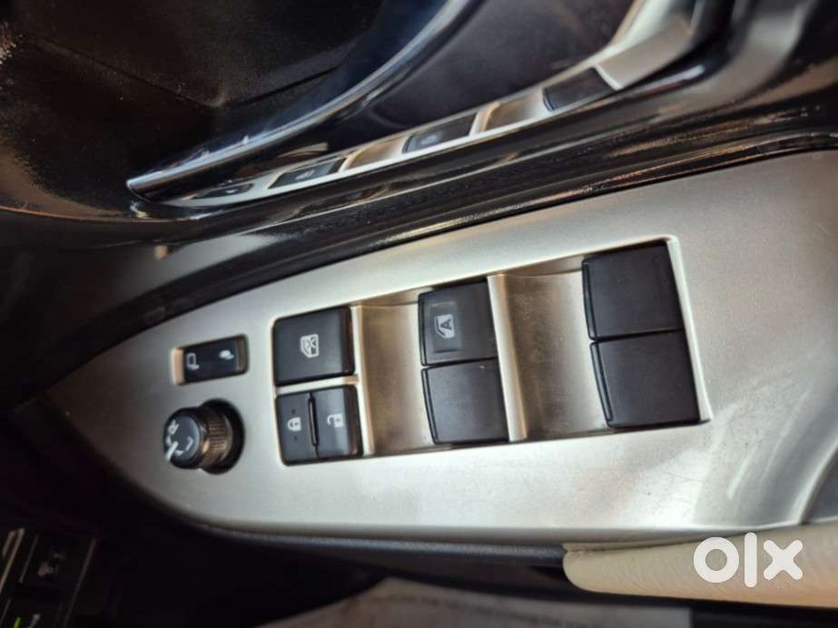 Toyota Innova Crysta [2020-ongoing] 2.7 Gx At 8 Str, 2022, Petrol