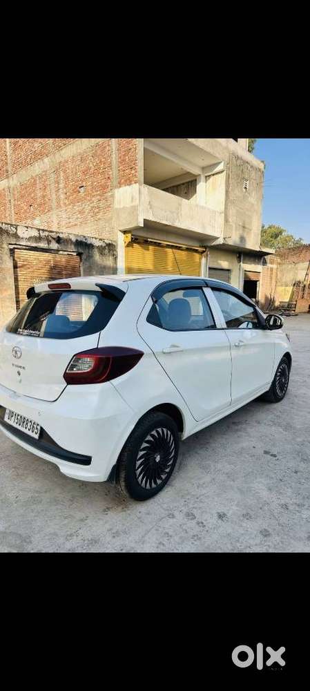 Tata Tiago 1.05 Revotorq Xt Option, 2022, Petrol
