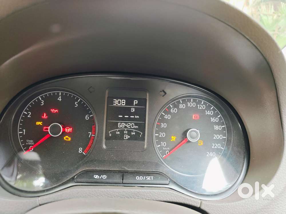 Volkswagen Vento 2013-2015 1.2 Tsi Comfortline At, 2016, Petrol