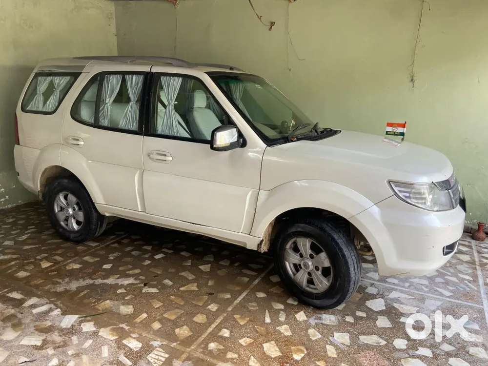Tata Safari Storme 2013 Diesel 100000 Km Driven
