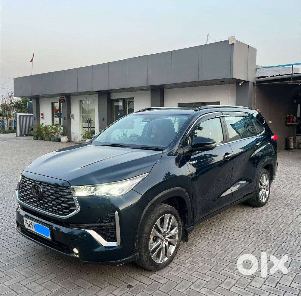 Toyota Innova Hycross 2.0 Zx (o) Hybrid 7 Str, 2024, Petrol