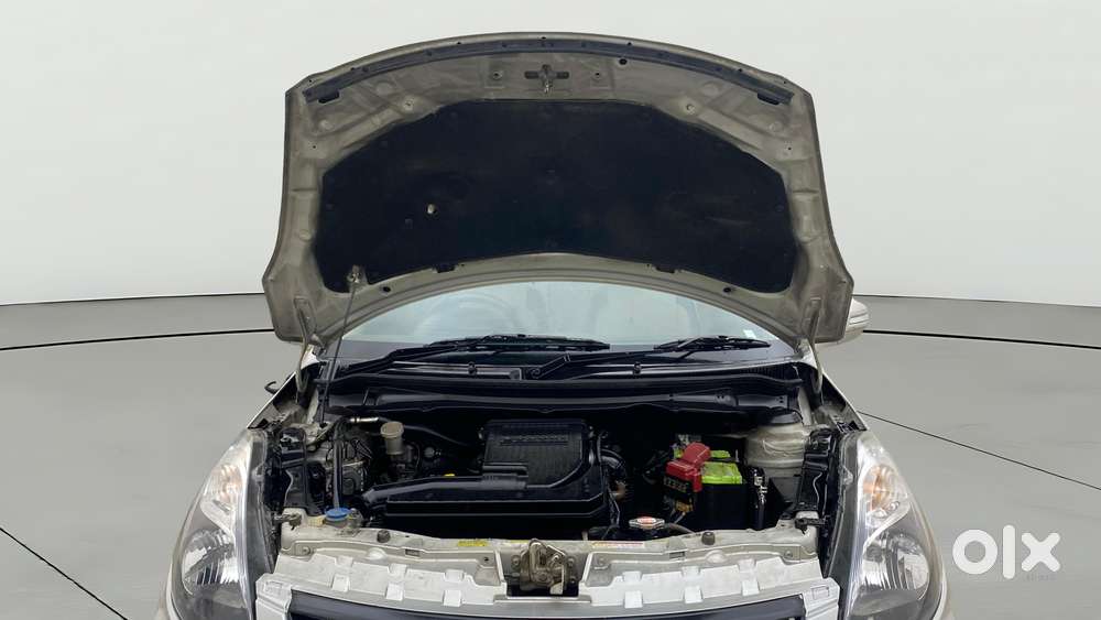 Maruti Suzuki Swift Dzire Vxi Optional, 2016, Petrol
