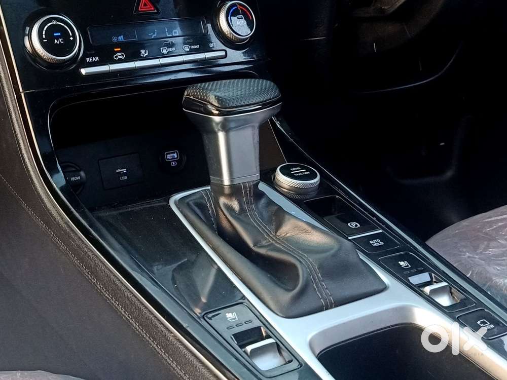 Hyundai Alcazar 2.0 Signature (o) Petrol At 7 Str, 2023, Petrol