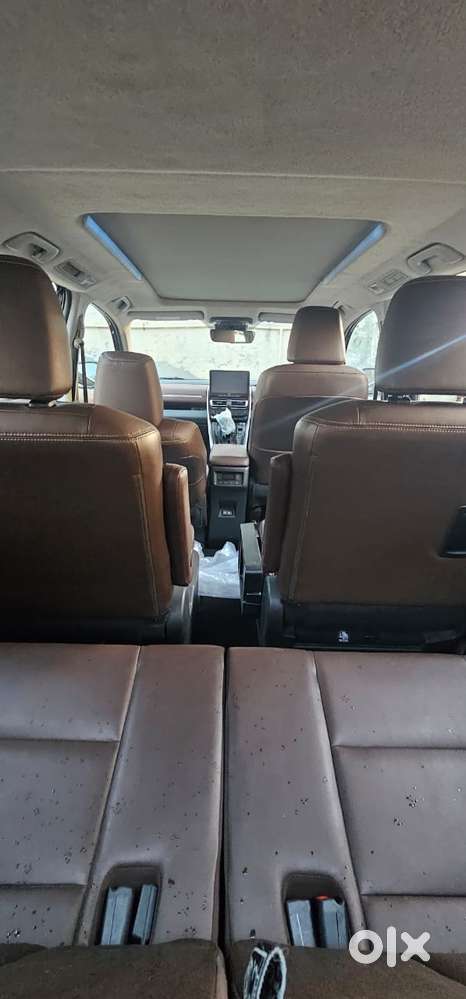 Toyota Innova Hycross 2.0 Zx Hybrid 7 Str, 2023, Cng & Hybrids