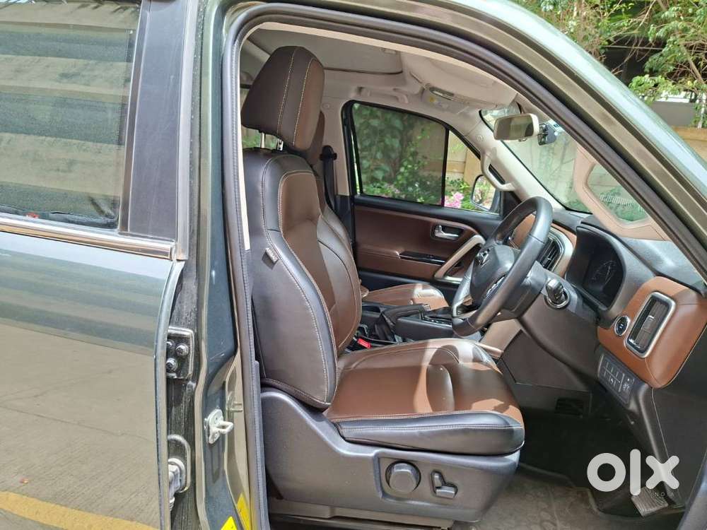 Scorpio-n, Diesel Automatic, 2 Wheel Drive, 7-seater, Deep Forest