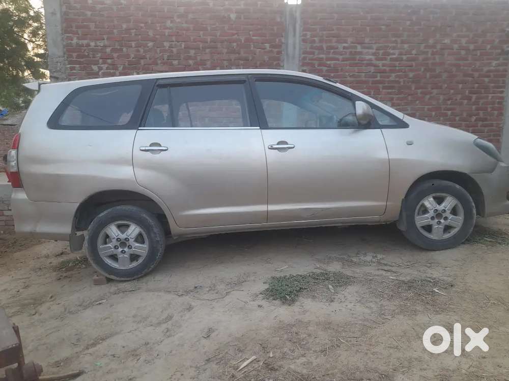 Toyota Innova 2007 Diesel 350000 Km Driven