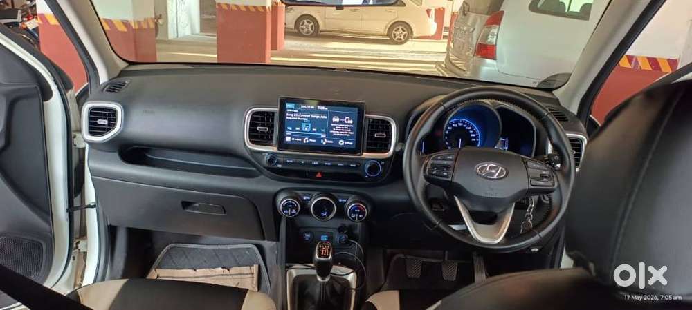 Hyundai Venue Sx 1.0l Turbo Petrol With Sunroof