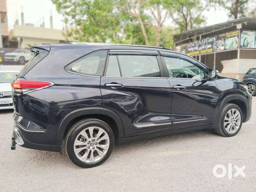 Toyota Innova Hycross 2.0 Zx Hybrid 7 Str, 2023, Petrol