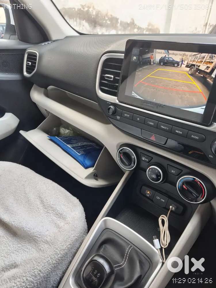 Hyundai Venue 2025 Petrol Well Maintained