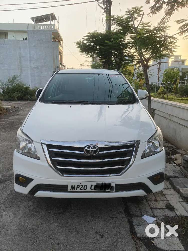 Toyota Innova 07seater 2010 Diesel