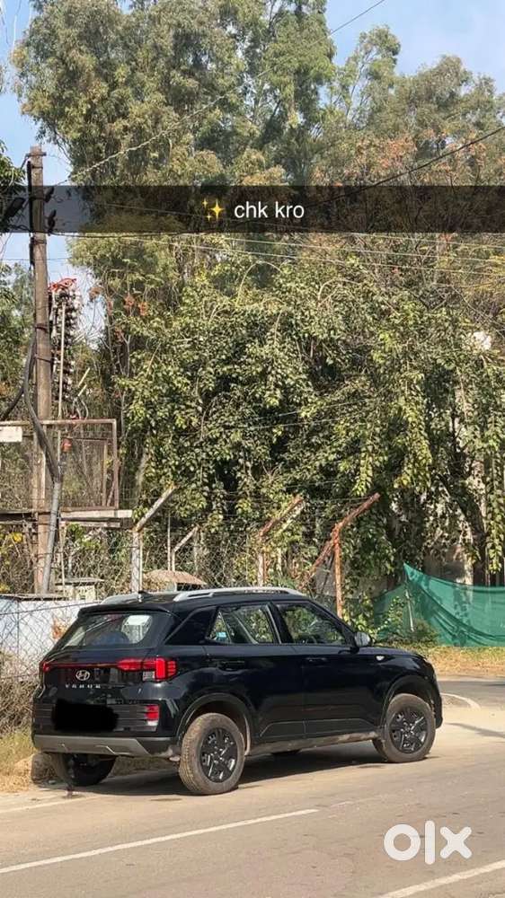 Hyundai Venue 2025 Petrol Well Maintained