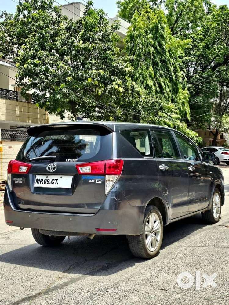 Toyota Innova Crysta 2.8z Automatic, 2016, Diesel