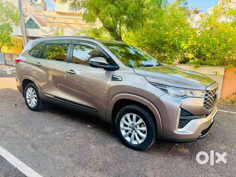 Toyota Innova Hycross 2.0 Vx Hybrid 7 Str, 2023, Petrol