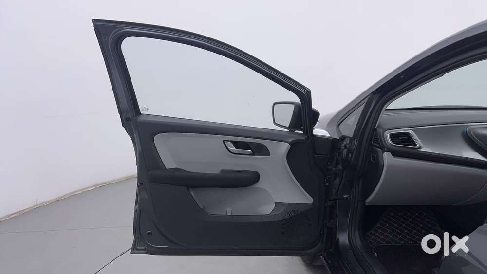 Tata Altroz Xz, 2020, Petrol